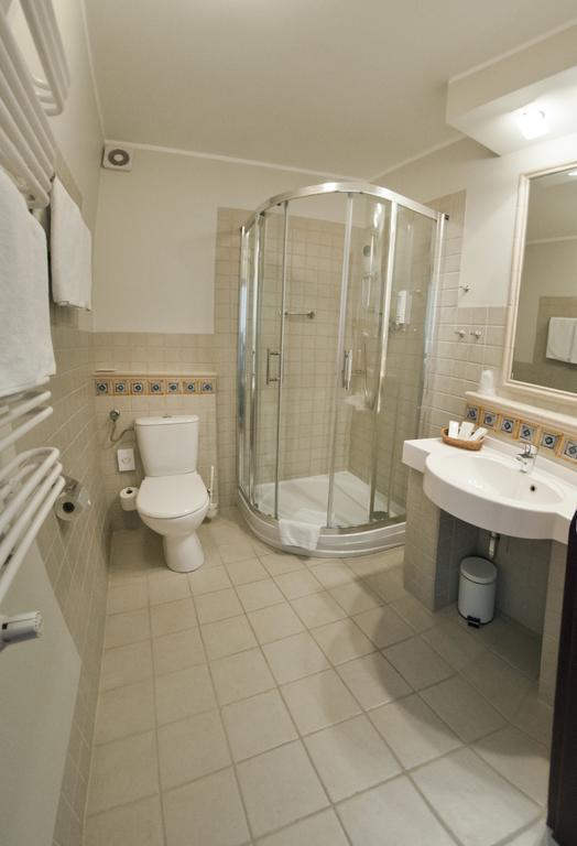 Hotel Zubrowka Spa & Wellness Bialowieza Ruang foto