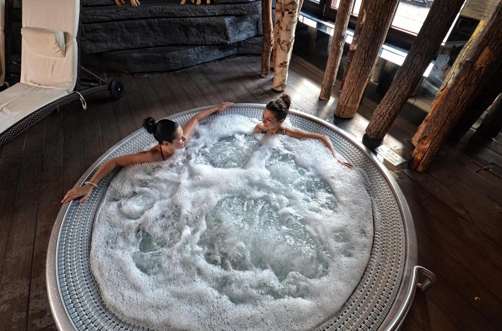 Hotel Zubrowka Spa & Wellness Bialowieza Bagian luar foto
