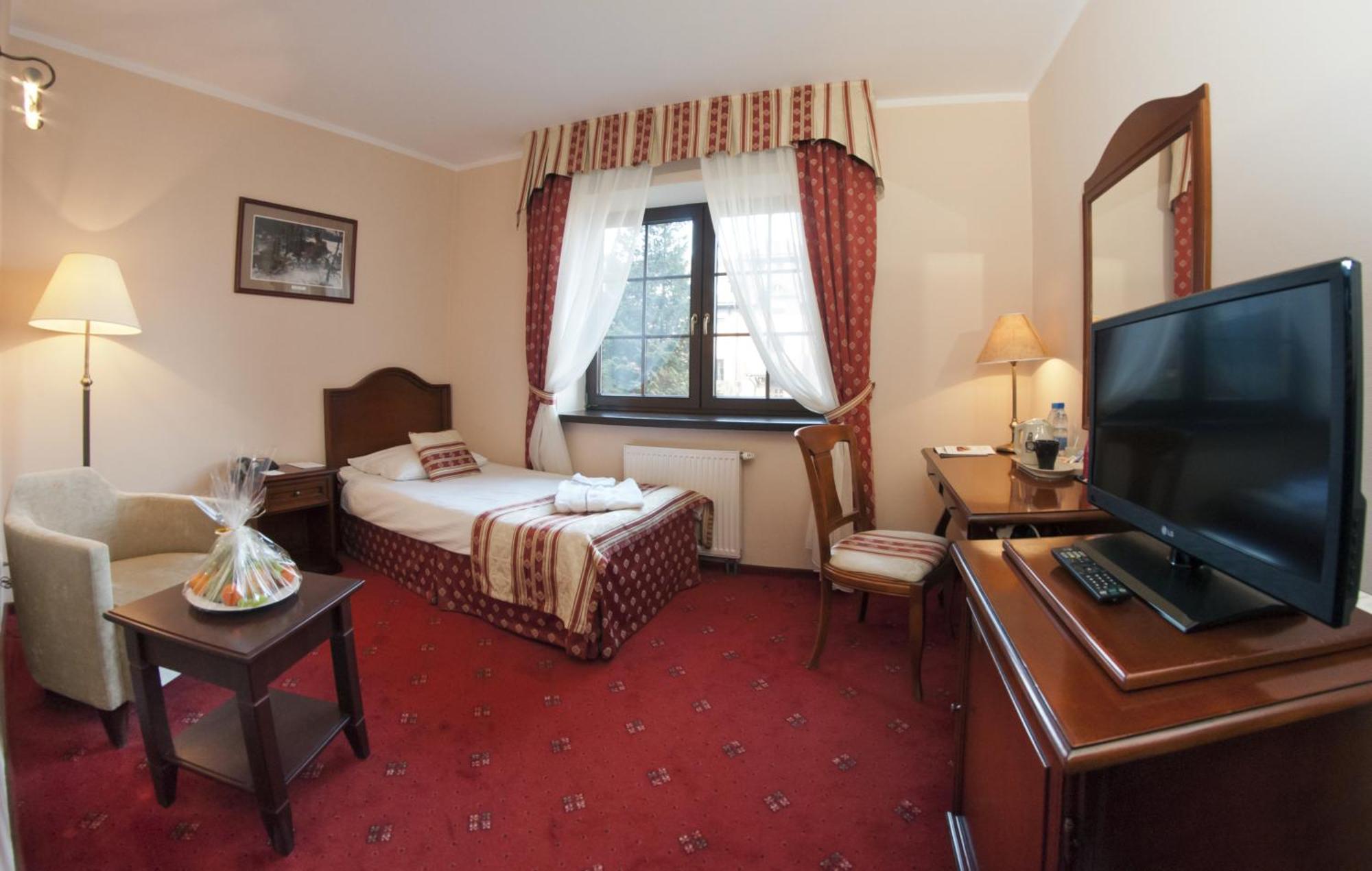 Hotel Zubrowka Spa & Wellness Bialowieza Ruang foto