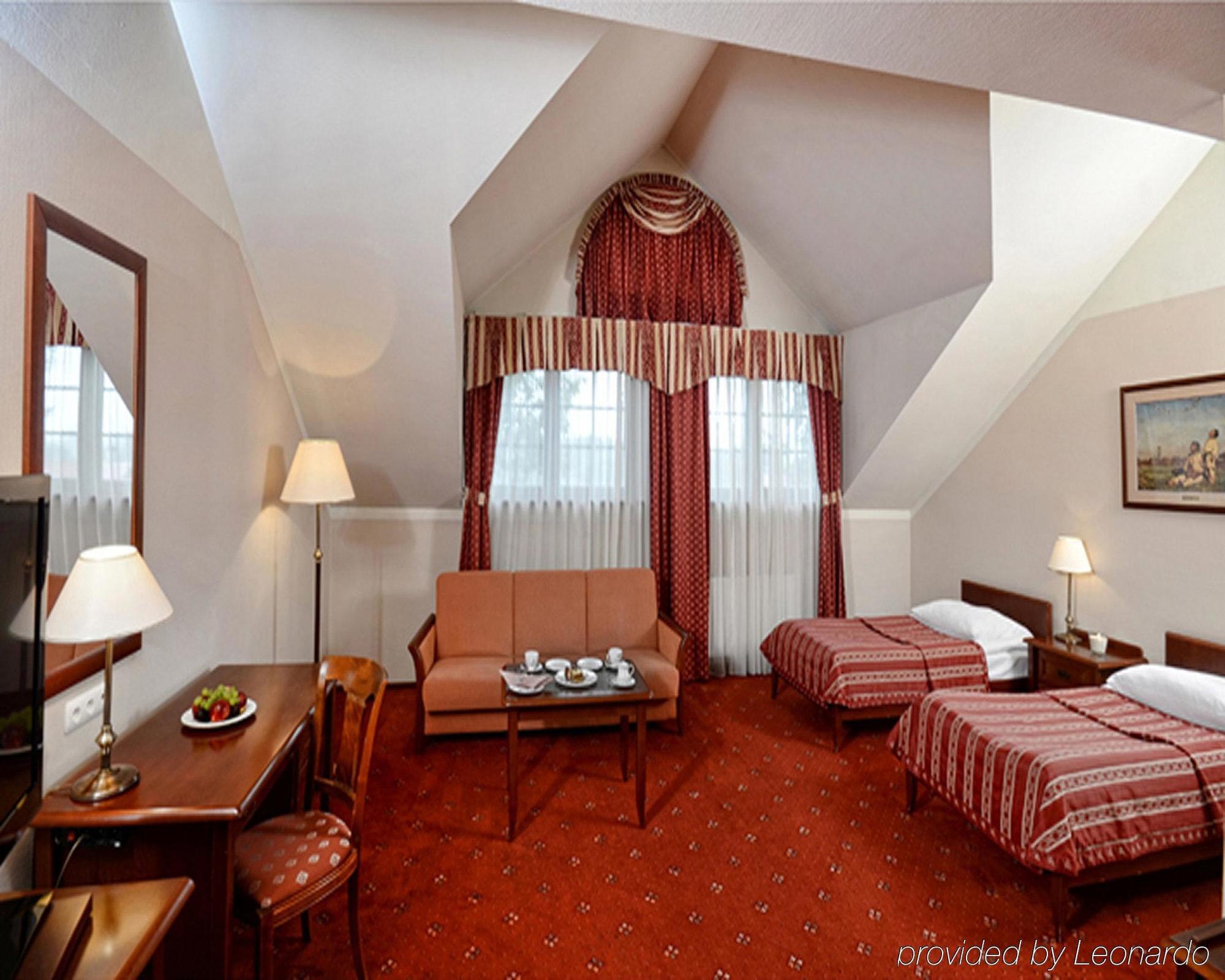 Hotel Zubrowka Spa & Wellness Bialowieza Bagian luar foto