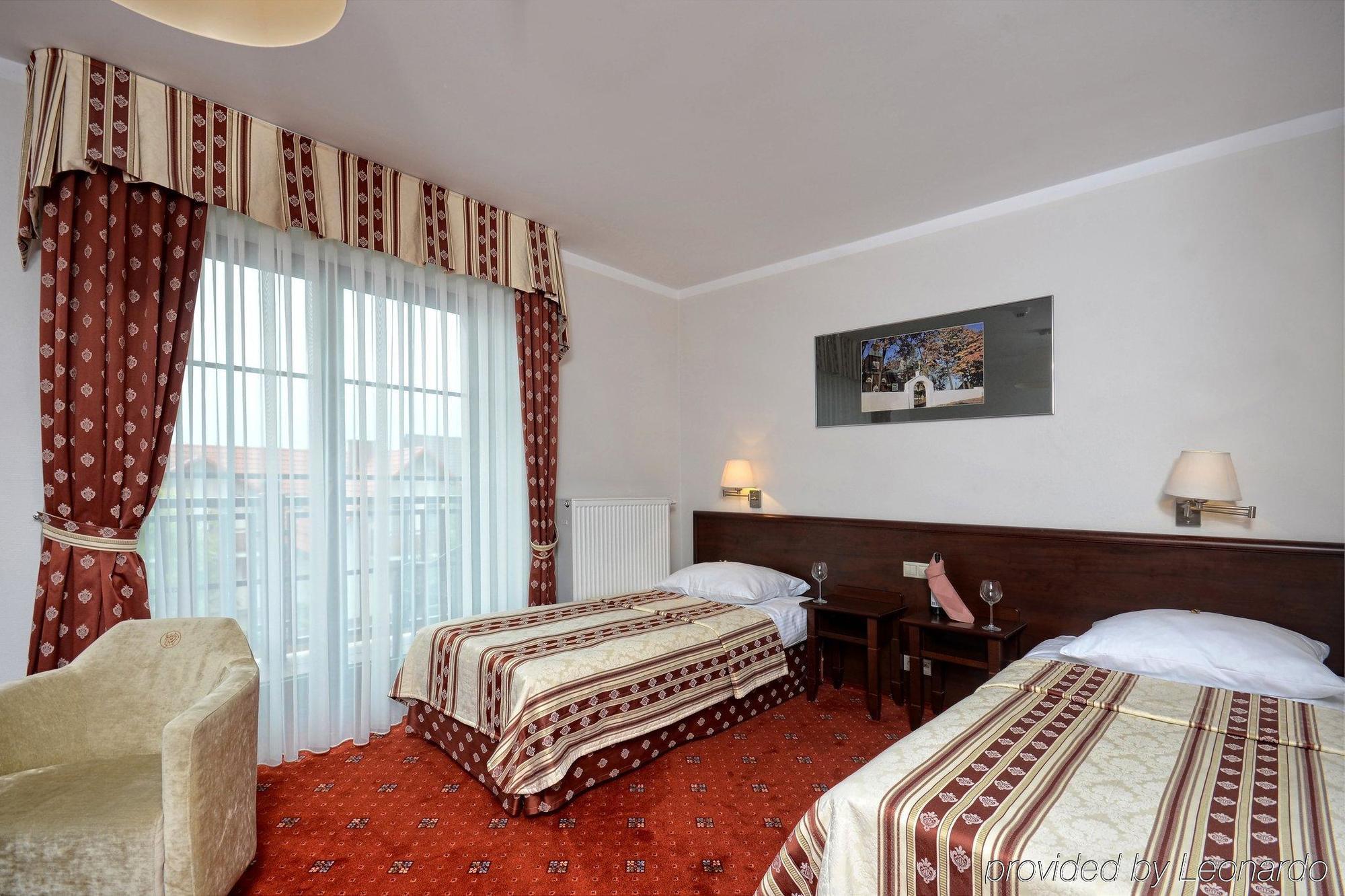 Hotel Zubrowka Spa & Wellness Bialowieza Bagian luar foto