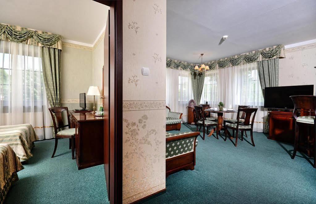 Hotel Zubrowka Spa & Wellness Bialowieza Bagian luar foto