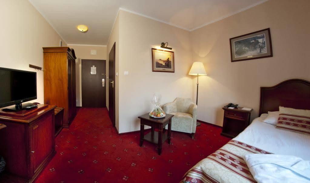 Hotel Zubrowka Spa & Wellness Bialowieza Bagian luar foto