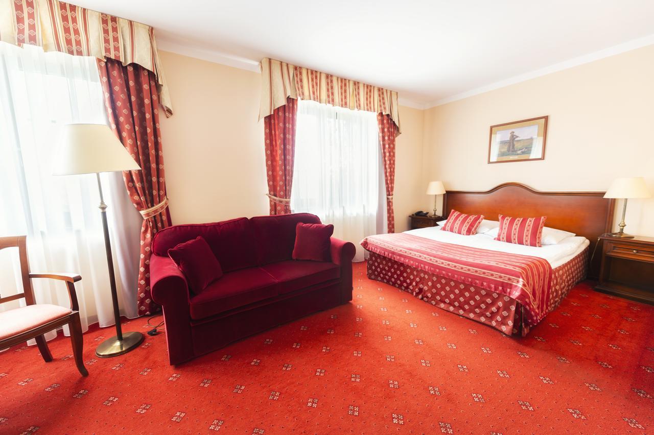 Hotel Zubrowka Spa & Wellness Bialowieza Bagian luar foto