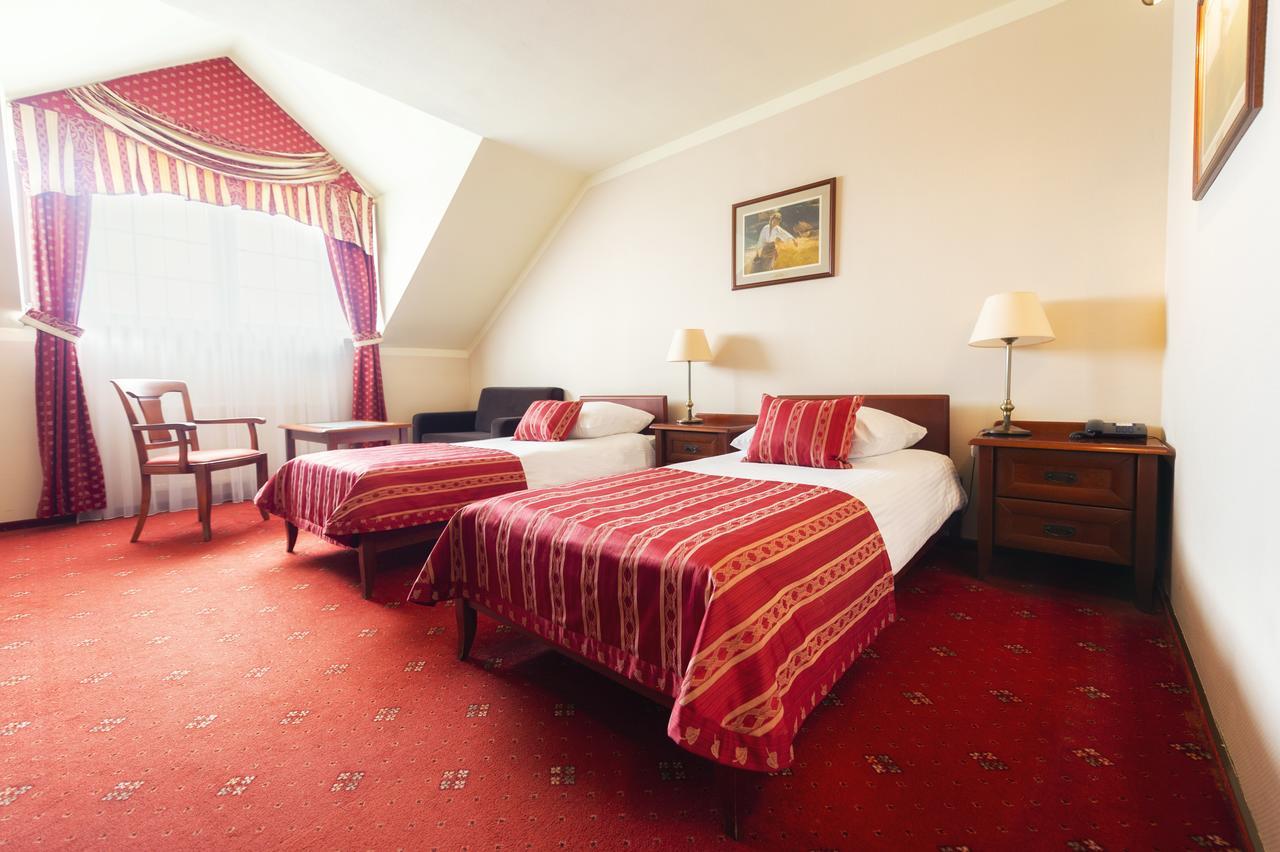 Hotel Zubrowka Spa & Wellness Bialowieza Bagian luar foto